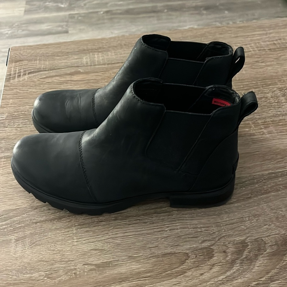 Black sorel booties